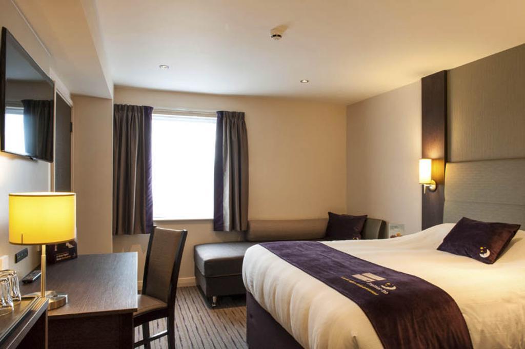 Premier Inn Dover Central - Eastern Ferry Terminal エクステリア 写真