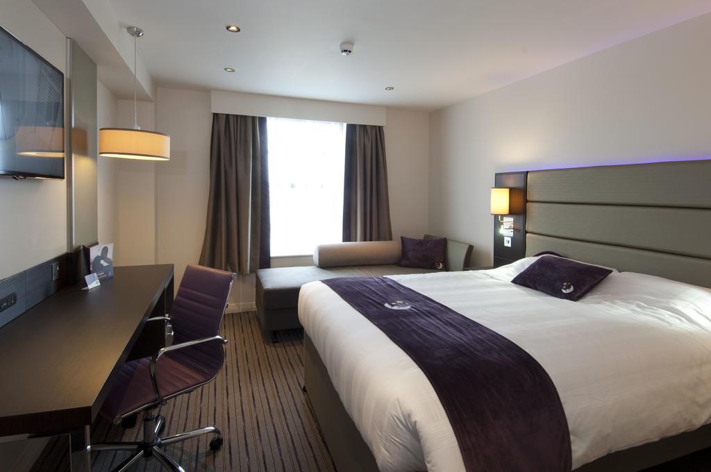 Premier Inn Dover Central - Eastern Ferry Terminal エクステリア 写真