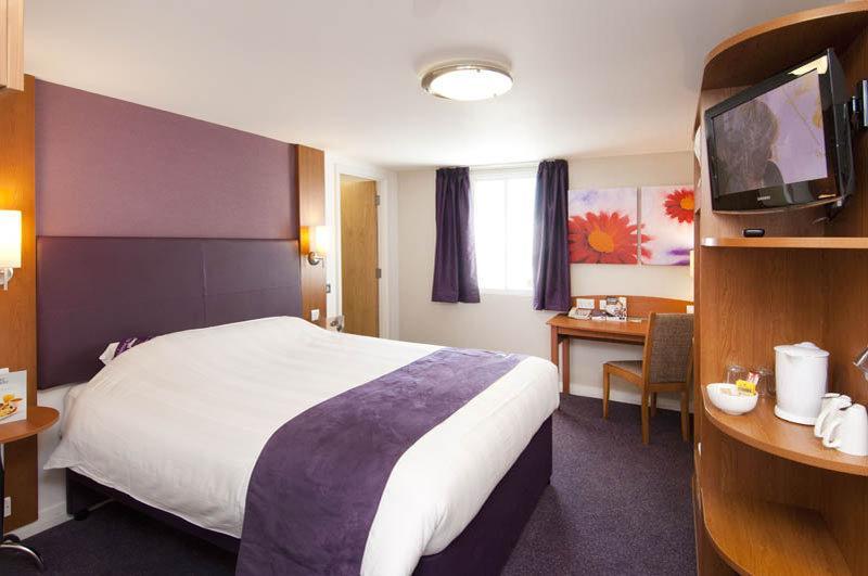 Premier Inn Dover Central - Eastern Ferry Terminal エクステリア 写真