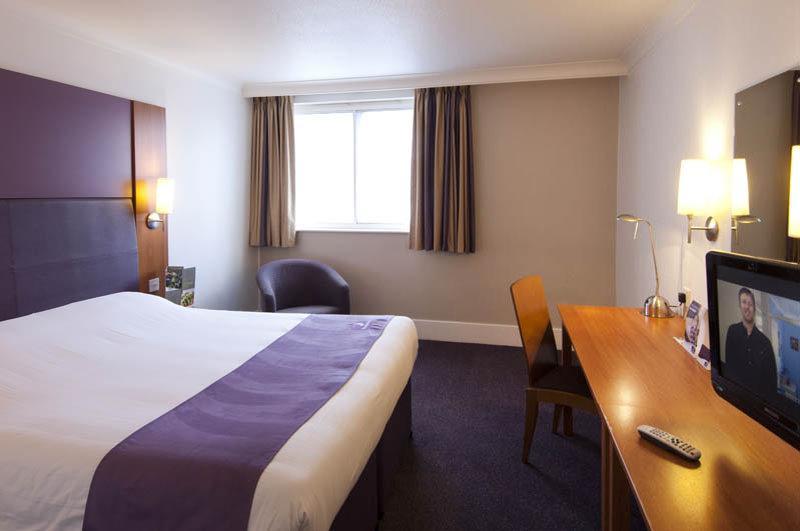 Premier Inn Dover Central - Eastern Ferry Terminal エクステリア 写真