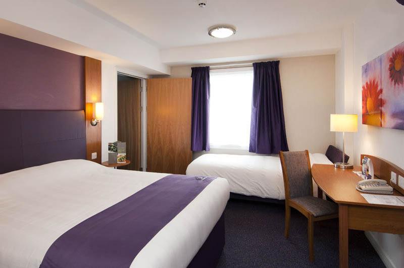 Premier Inn Dover Central - Eastern Ferry Terminal エクステリア 写真