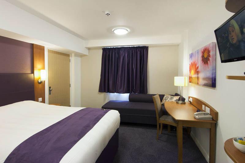 Premier Inn Dover Central - Eastern Ferry Terminal エクステリア 写真